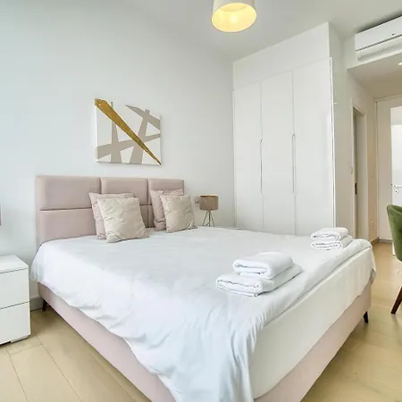 Pearl 9 Villa Peyia